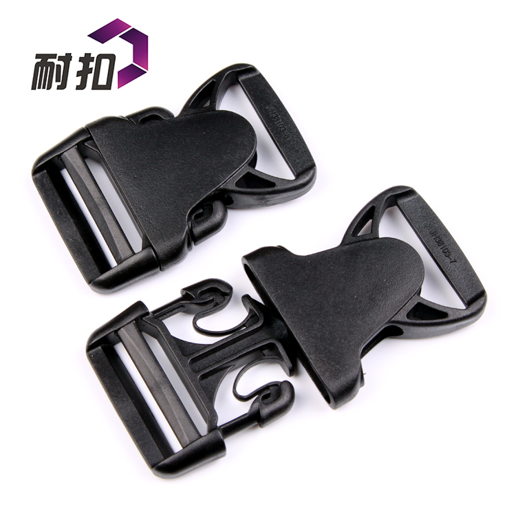 東莞耐扣廠家直銷箱包插扣塑料配件環(huán)?？劬呦錆M千郵包