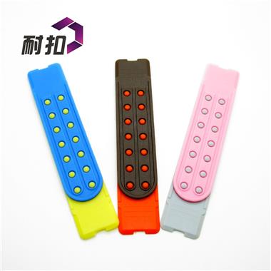 東莞廠家大量現(xiàn)貨直銷(xiāo)塑膠帽尾扣 環(huán)保五孔帽扣 七孔排扣